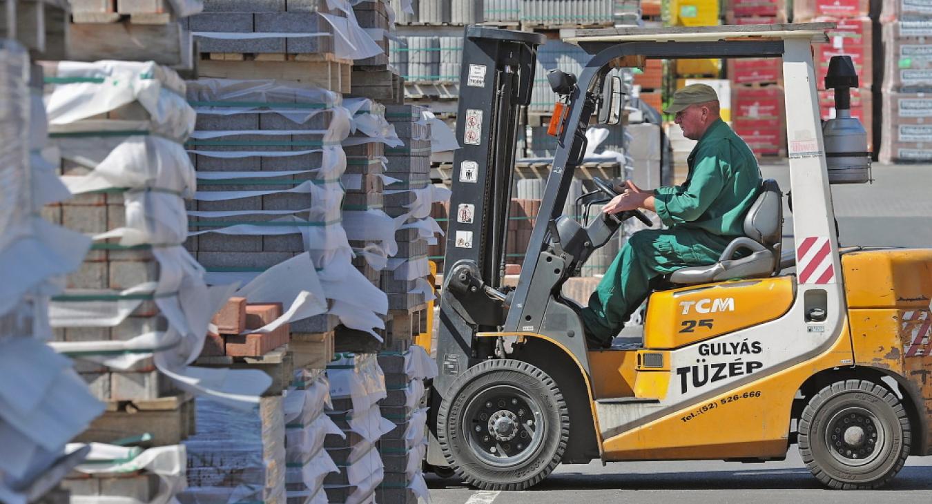 Új ellenséget talált a cégvilágban a magyar kormány