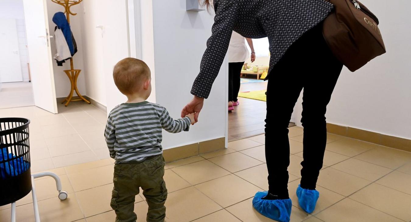 Itt az őszi hidegzuhany a magyar szülőknek