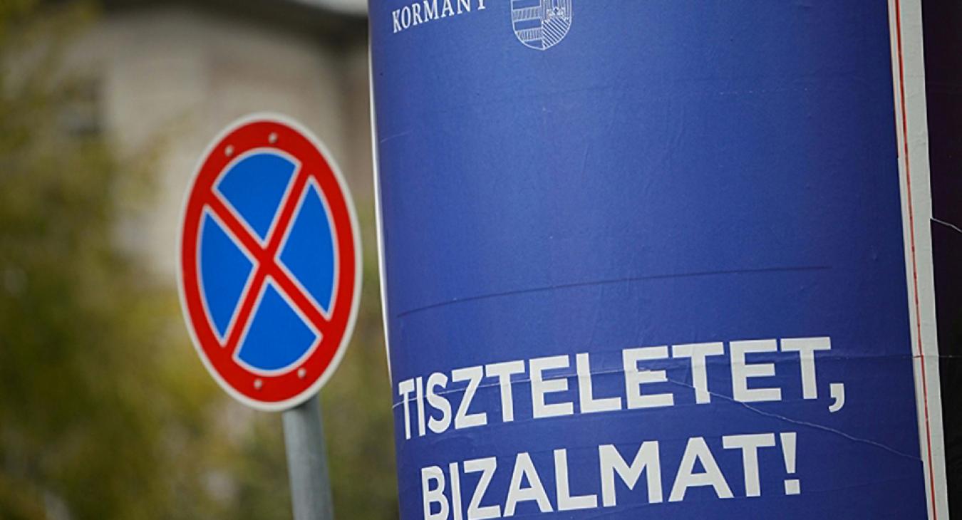 Célegyenesben a kormány terve: kiszívja a lakosság pénzét a bankokból az állam 