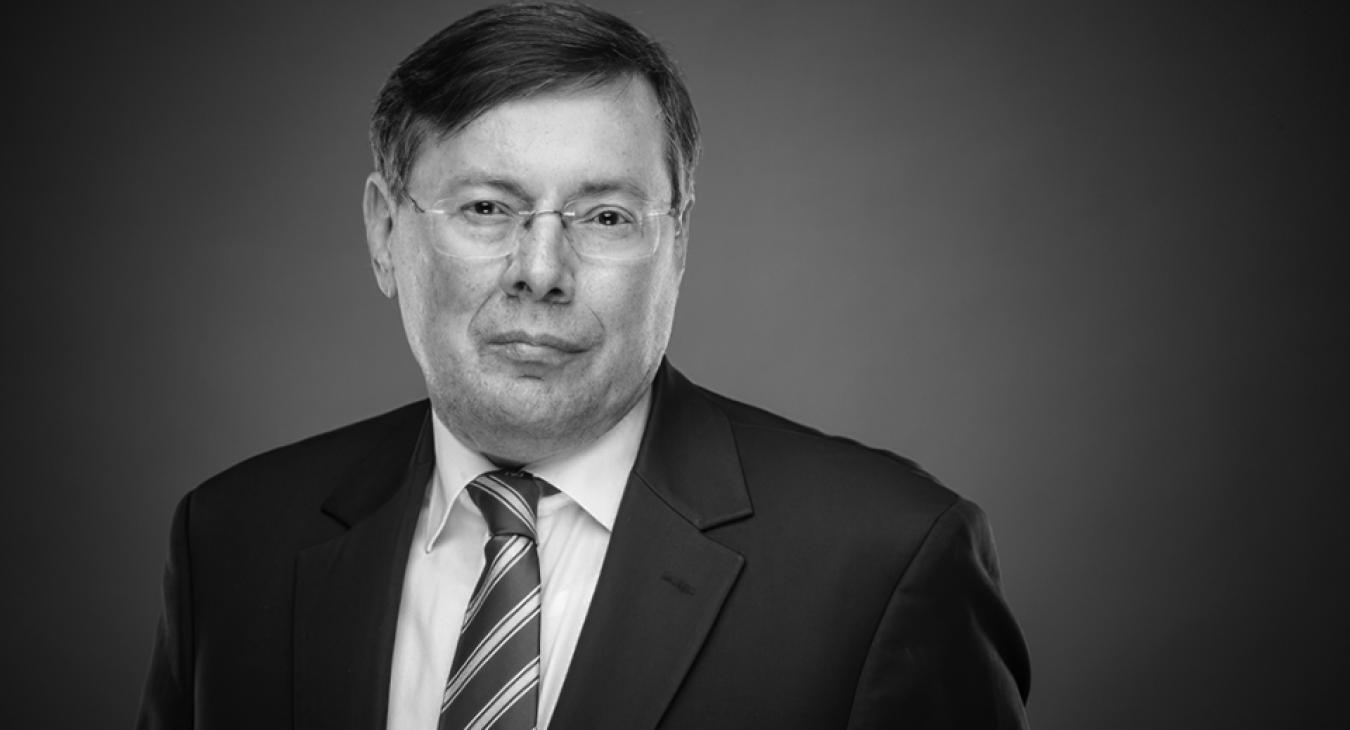 Meghalt Hóvári János