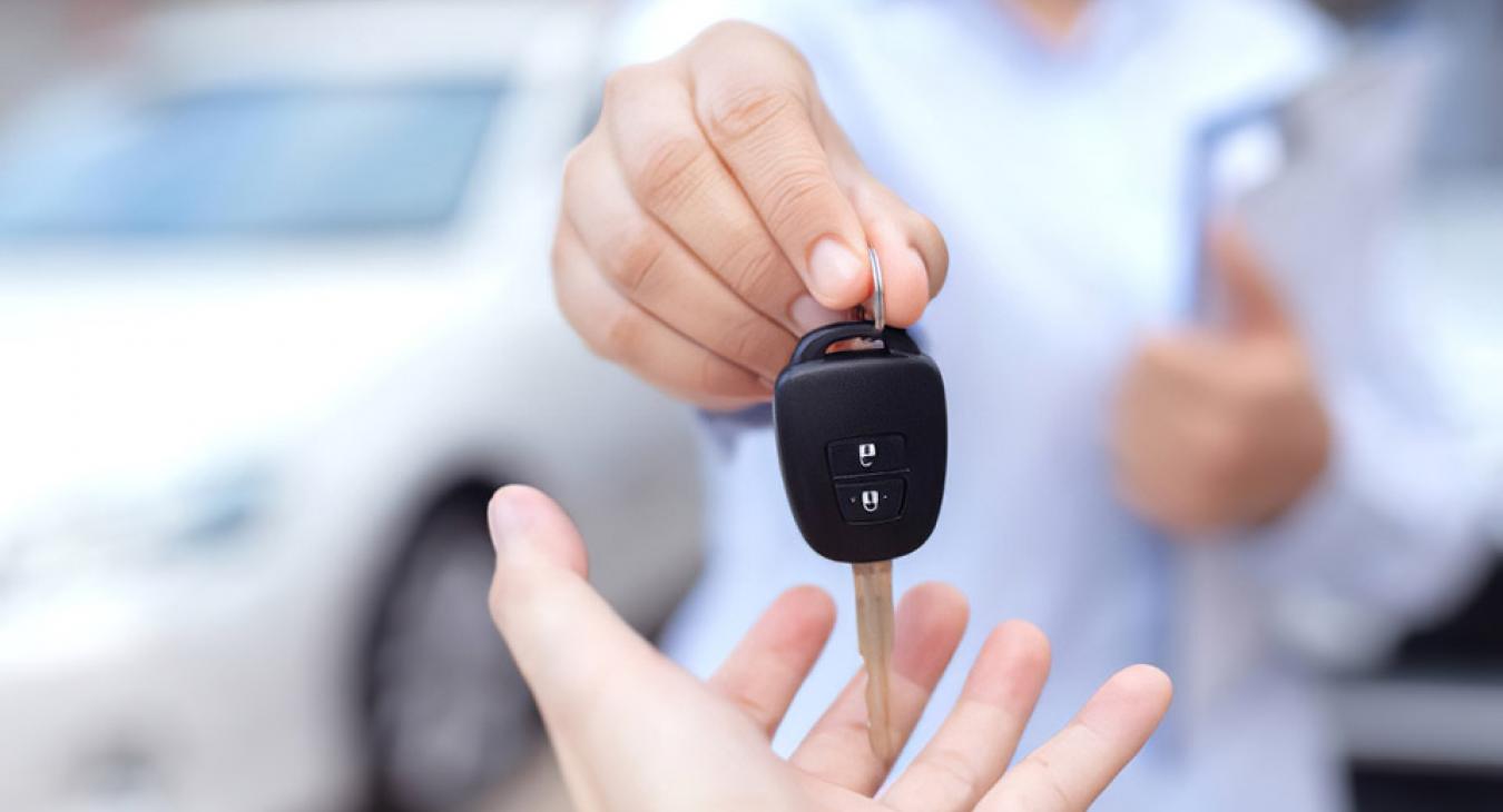 Létezik ötmillió alatt is új autó, de a kutyának sem kell