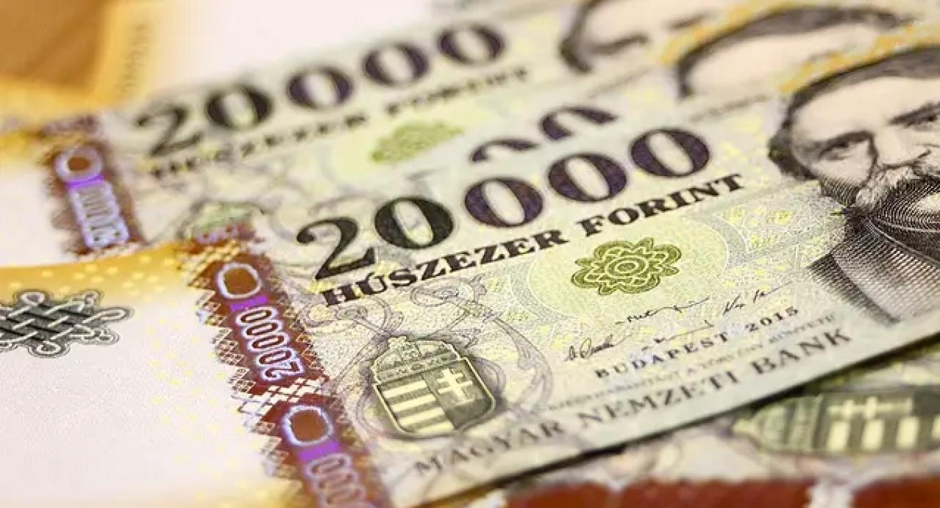 Megállíthatatlan az infláció, hónapok óta egyre kevesebbet ér a magyarok bére