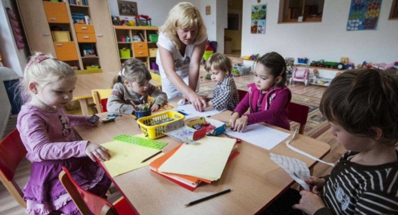 Elapadt a magyar költségvetési forrás, az Orbán-kormány az EU-ra mutogat a bölcsődei támogatás megszüntetése miatt is