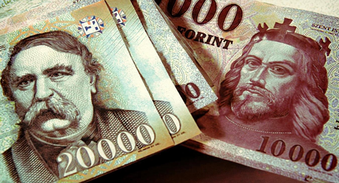 566 800 forint volt a magyarok átlagfizetése júniusban