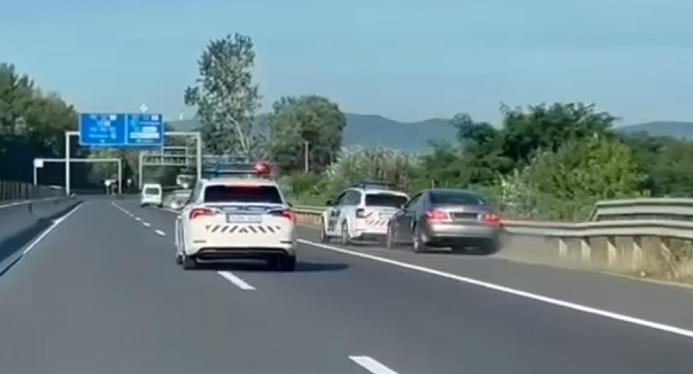 Akciófilmet forgatott az élet az M2-esen - VIDEÓ