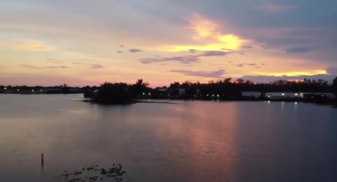 Harmincnál is több elsüllyesztett autóra bukkantak egy floridai tóban