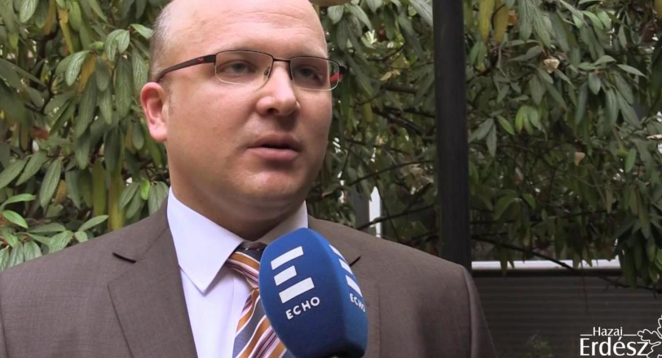 Két korrupciós perben is elsőrendű vádlott az agrártárca volt helyettes államtitkára