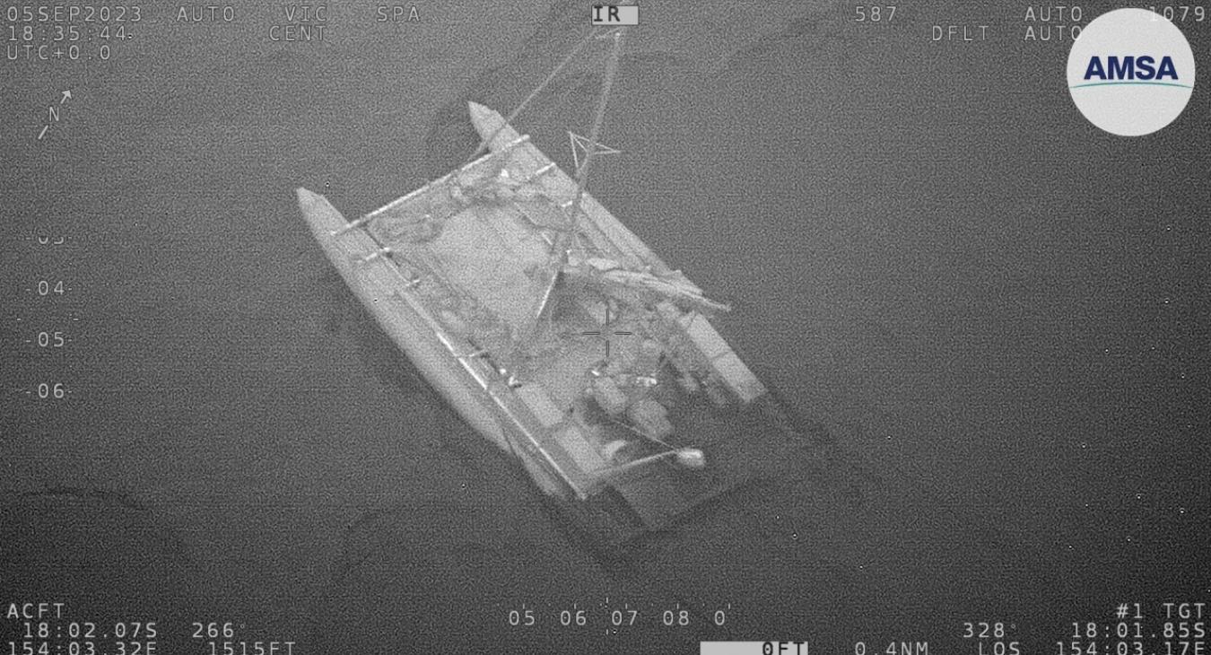 Cápák téptek szét egy hajót ausztrál vizeken