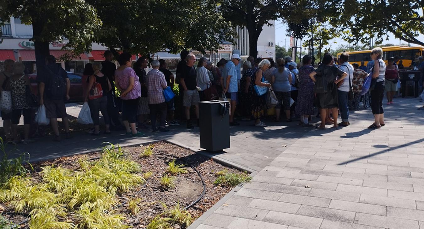 Egy csipetnyi szeretet "kéretlenül" - Ételosztás Debrecenben 