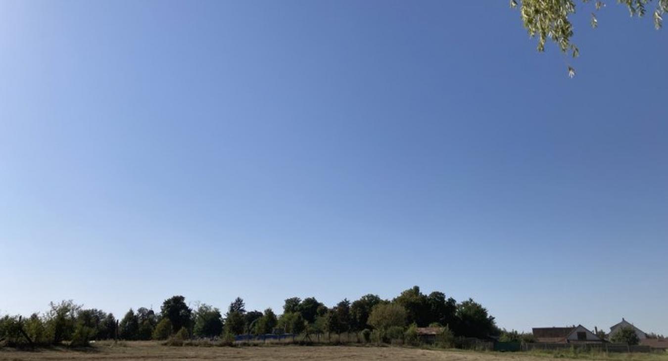 Marad a napos, nyári idő