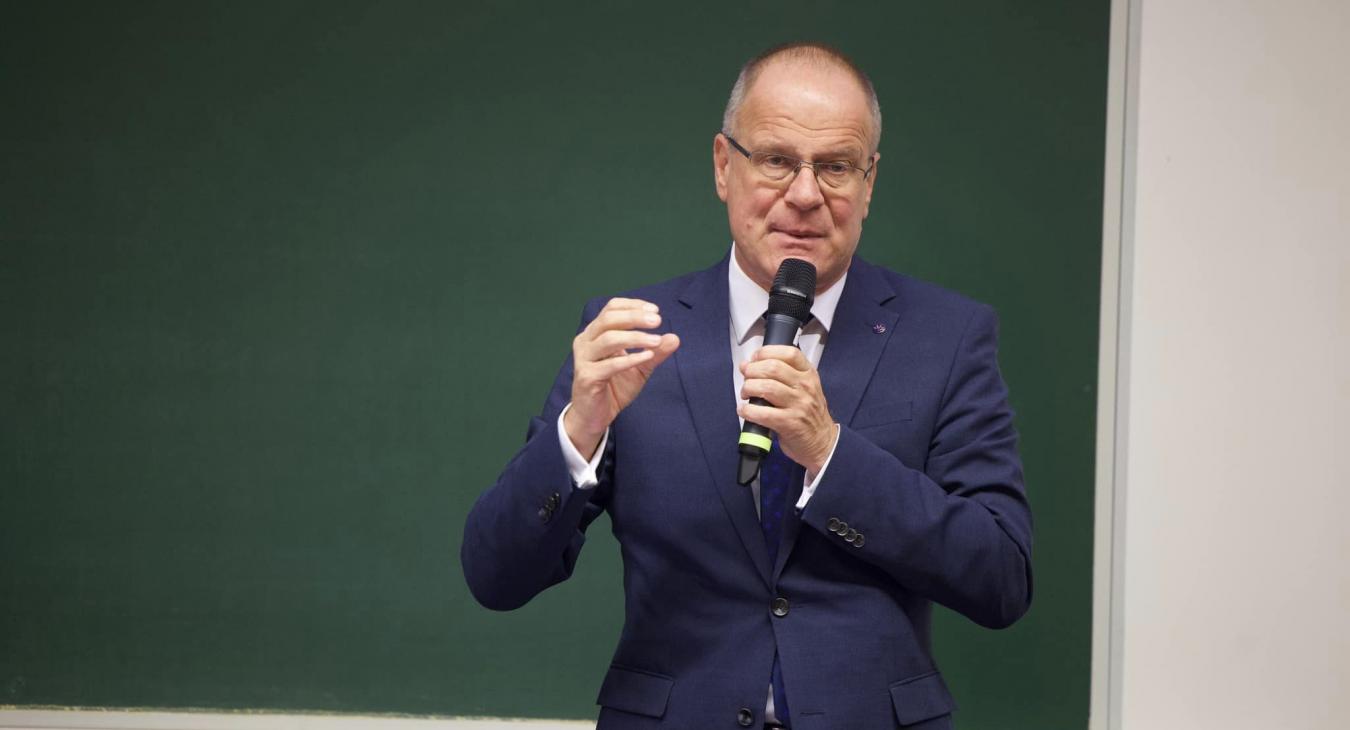 Az orosz leválást segítő beruházásokat törölt a kormány a helyreállítási hitelkérelemből