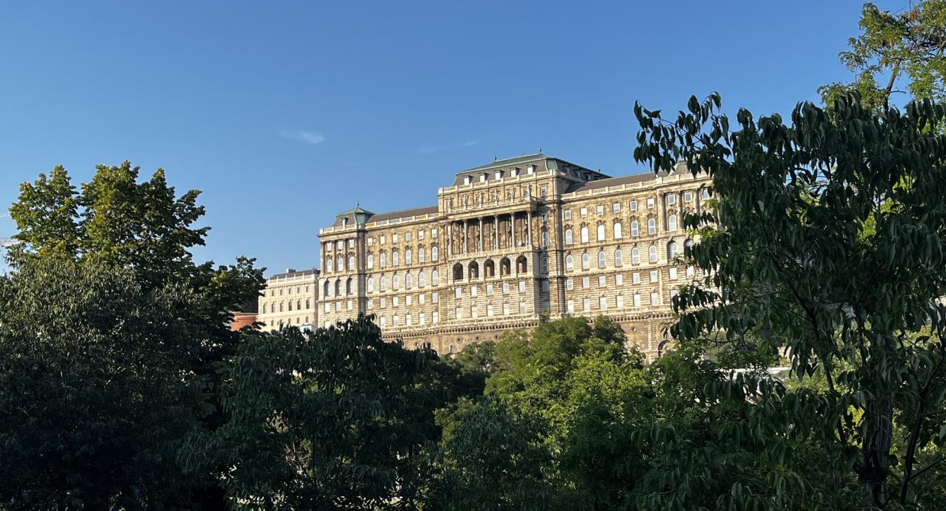 Az OSZK nyílt levélben szólt Mark Zuckerbergnek, hogy szíveskedjék nem törölni az oldaluk linkjét a Facebookról 