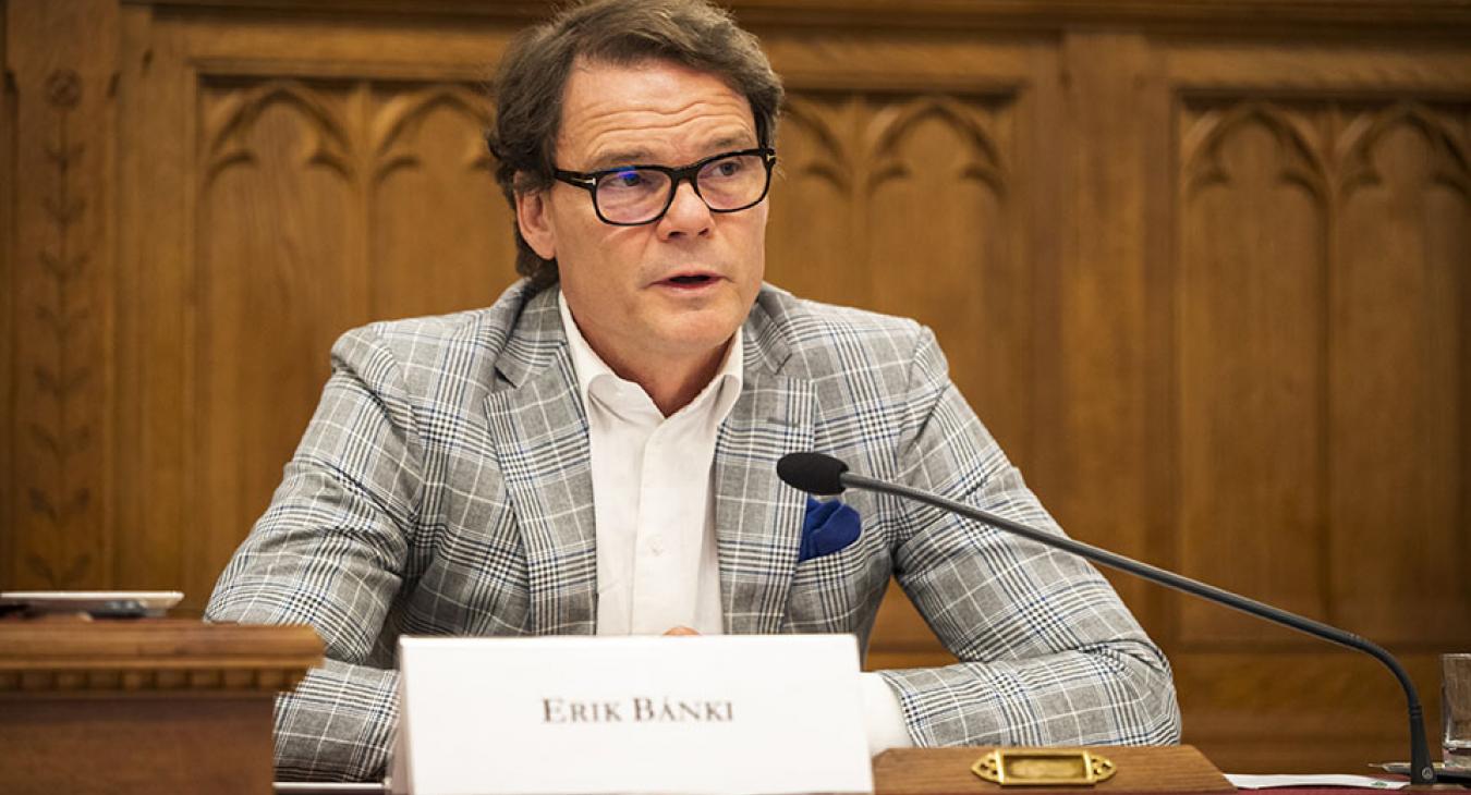 Hogyan lett a fideszes Bánki Erik földesúr, és miként kaphatott félmilliárdos adósságra kétszázmilliós hitelt?