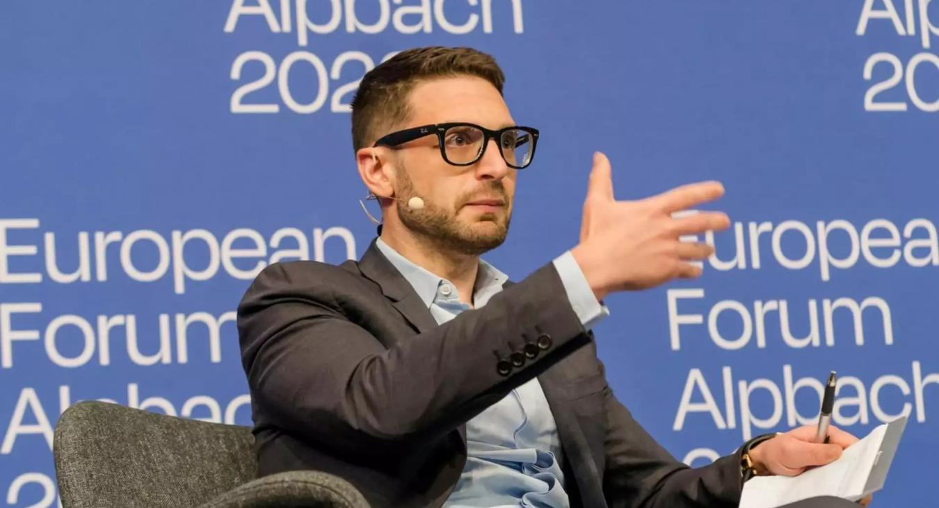 Alex Soros: nem távoznak, csak Kelet-Európára helyezik a fókuszt