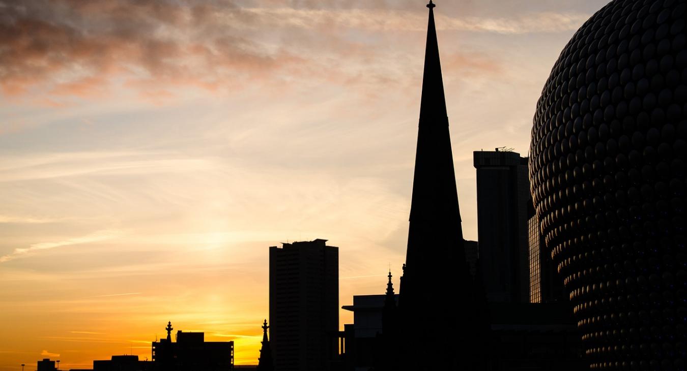 Hogyan jutott csődbe Nagy Britannia második legnépesebb városa?