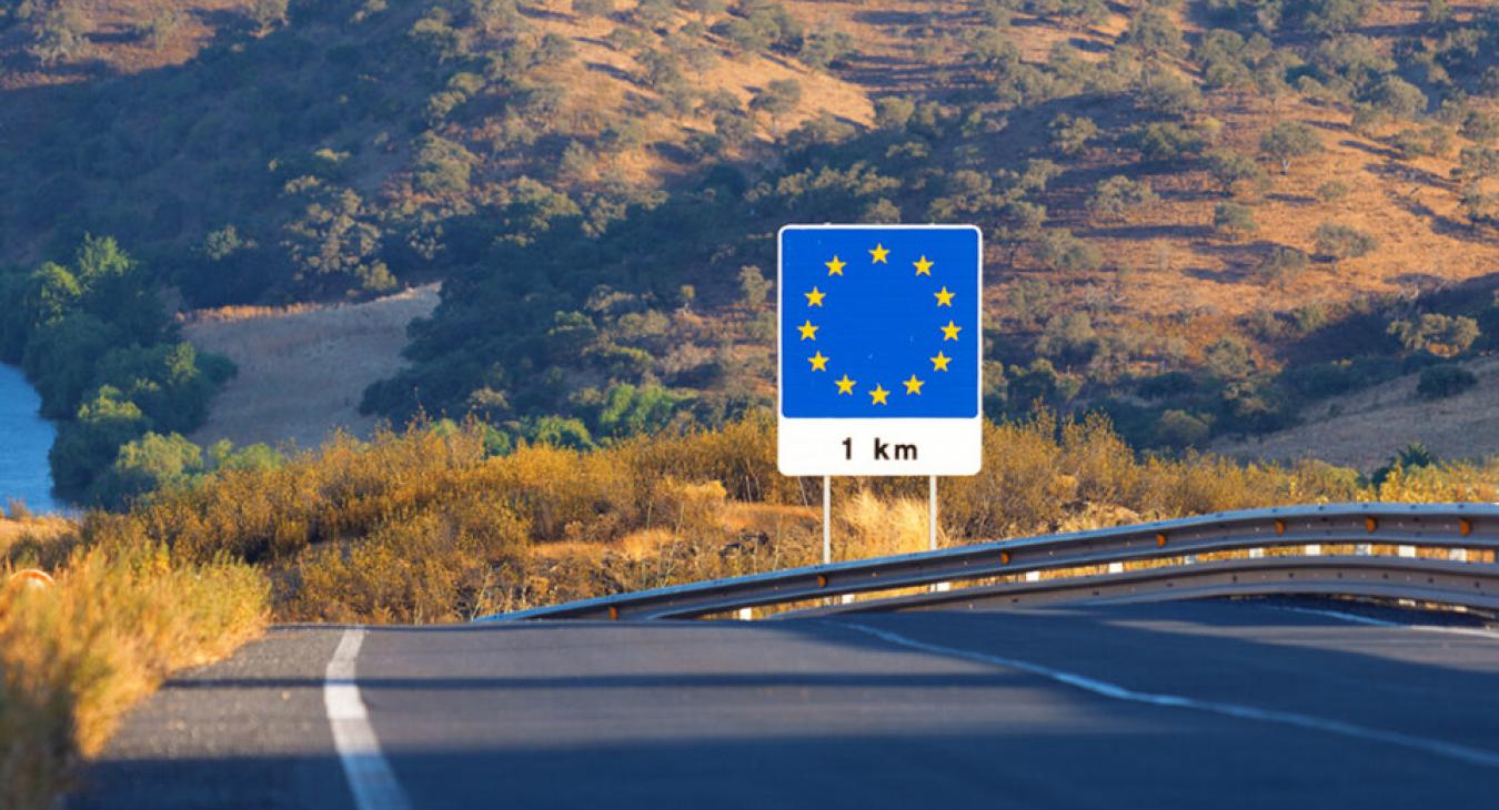 Bekeményített az EU: tényleg lefoglalják a belépő oroszok autóit