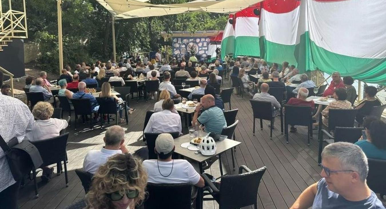 Nagy Zsolt a SzázSzó Találkozón: Szégyellem magam, csak pofázunk, és dagasztjuk a sz.rt