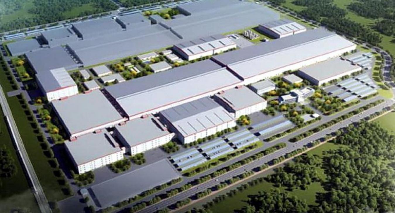 Az ázsiai akkuüzemek ügyében az európainál is keményebb előírásokat emleget a kormány, ennek épp az ellenkezője igaz 