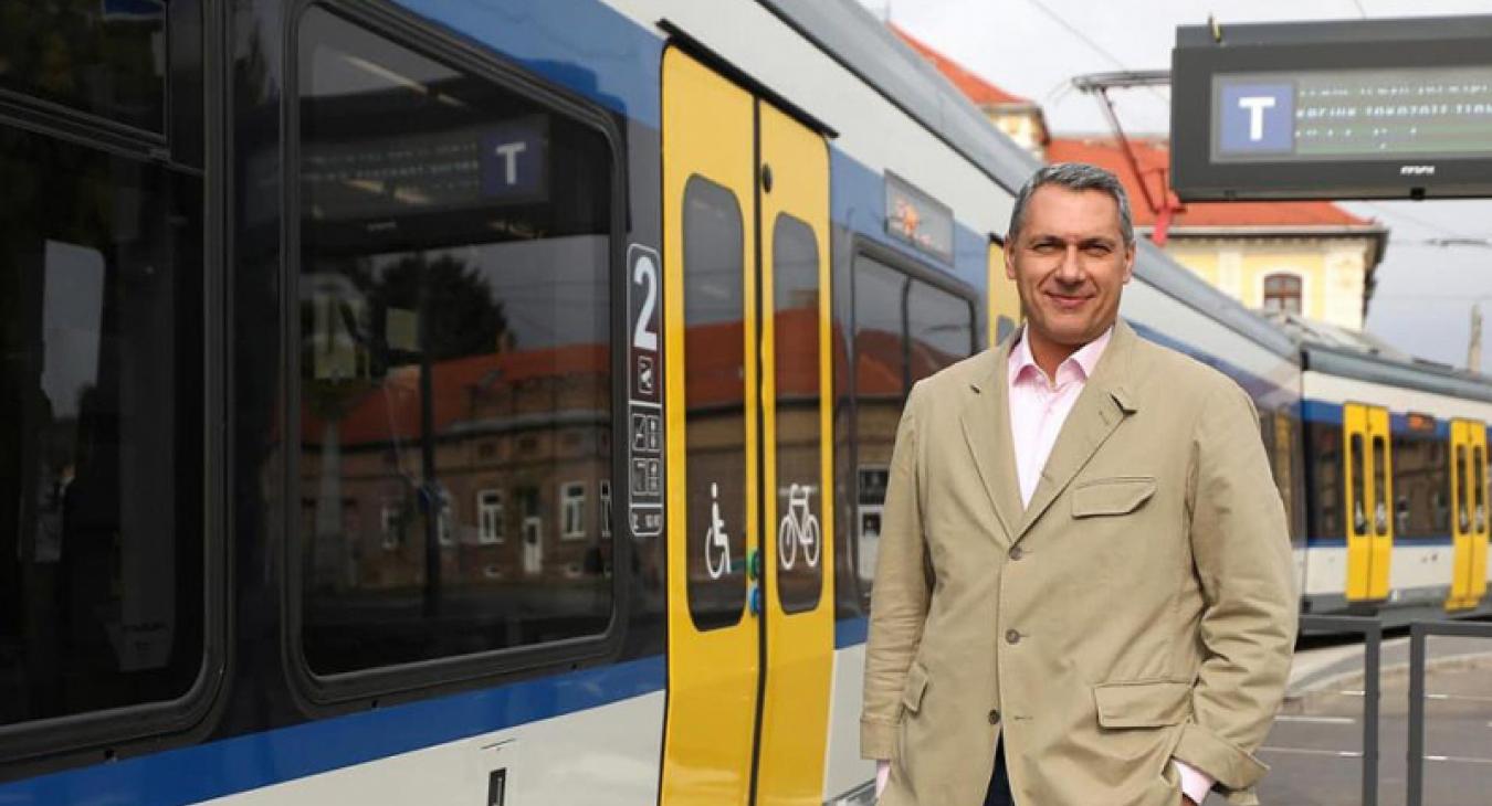 Lázár János december óta csak most szembesült a MÁV problémáival?