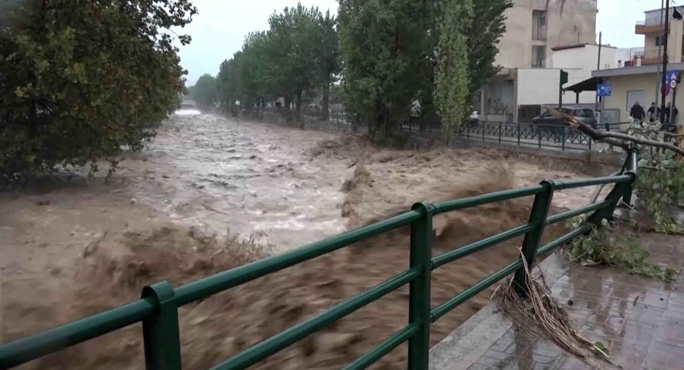 Legkevesebb hét halálos áldozata van a heves esőzések okozta áradásoknak Görögországban, Törökországban és Bulgáriában