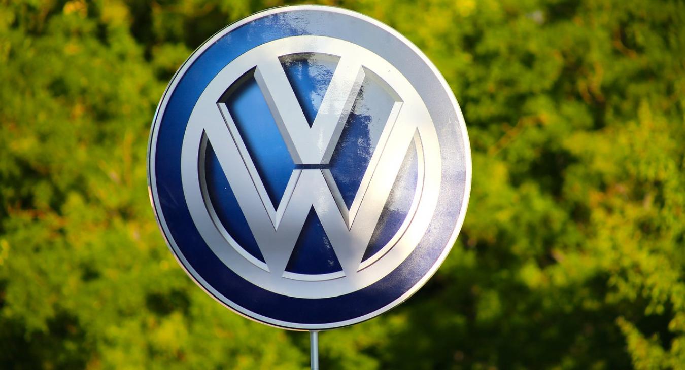 Órákra megbénultak a VW gyárai, válságstábot állítottak fel 