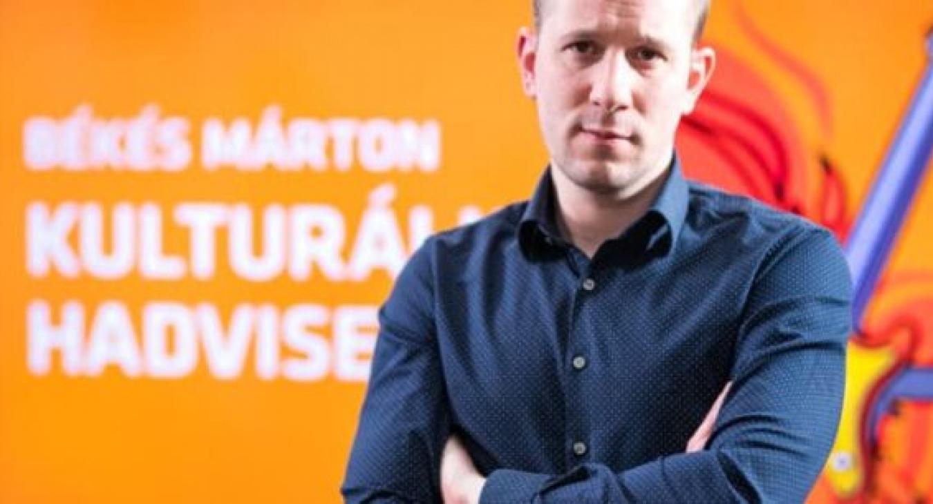 Kihúzza-e a pácból Orbán Viktort egy olasz kommunista ideológus?