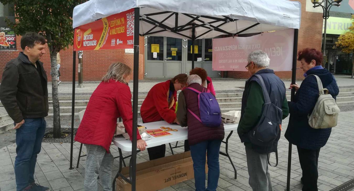 Megérkeztek az alternatív népszavazás első tapasztalatai, volt, ahol a sátrat is ellopták 