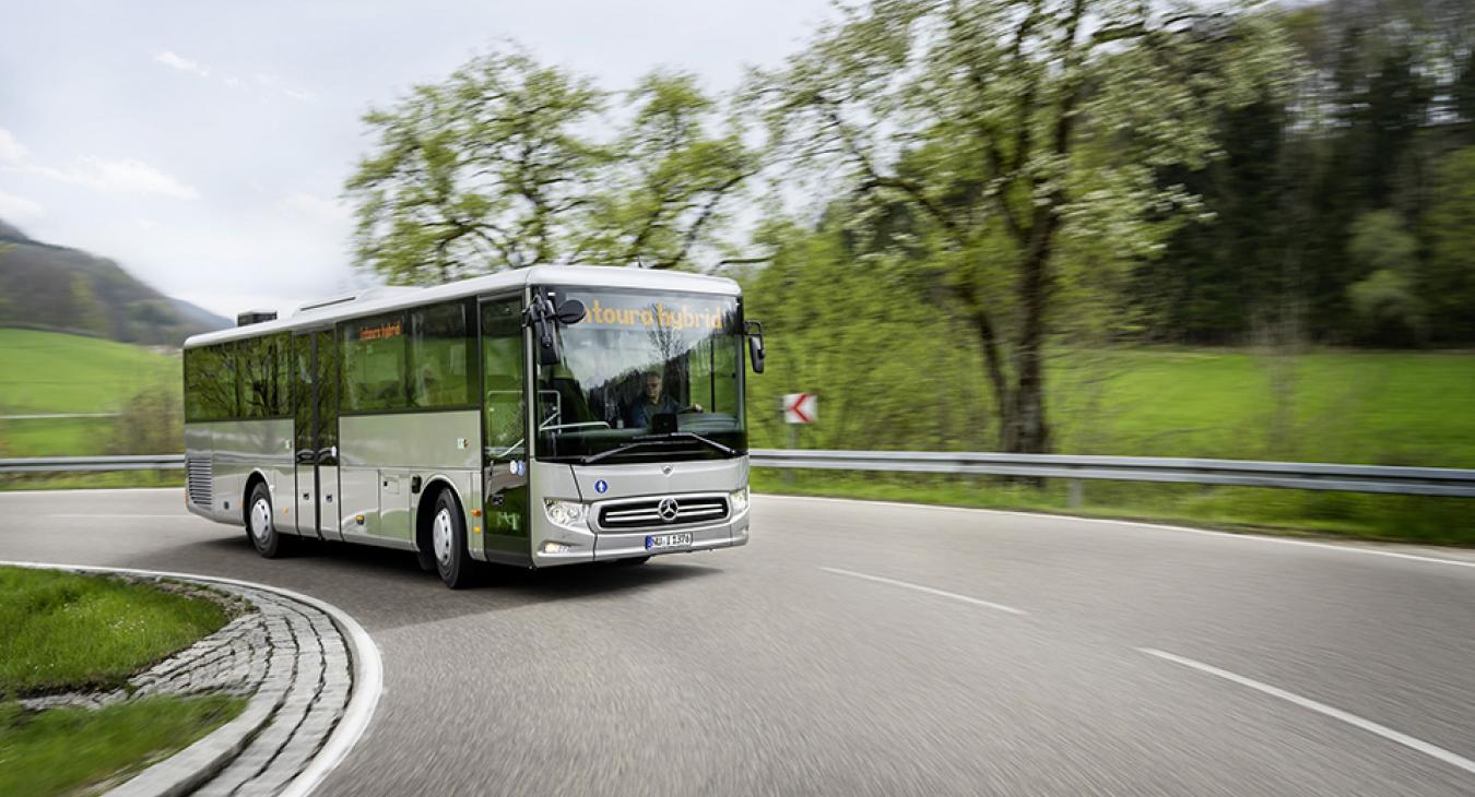 Hibrid járművet tesztel a héten a Volánbusz 
