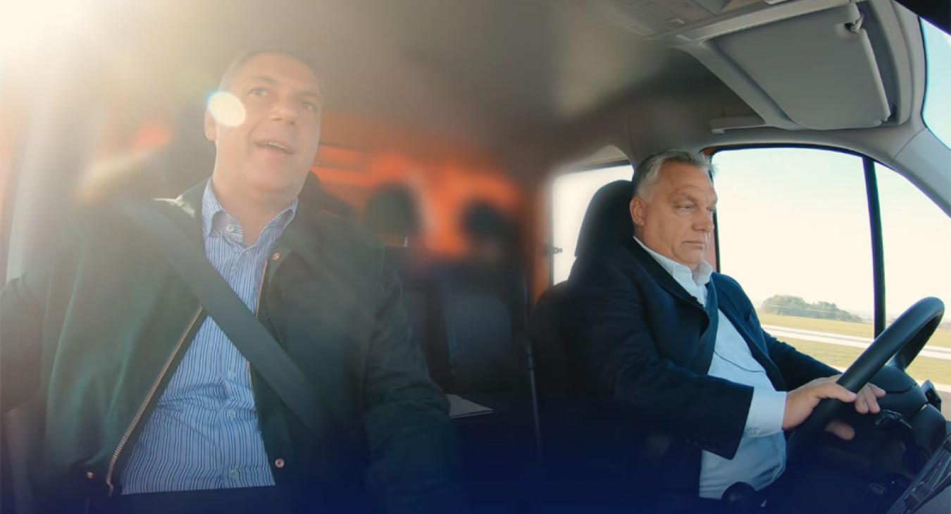 Félnótás ez az ember? Orbán esete az autókázással és az útátadóval