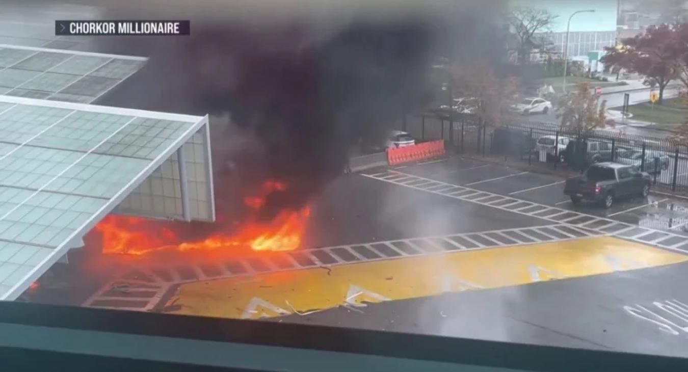 Száguldó autó robbant fel az amerikai-kanadai határnál