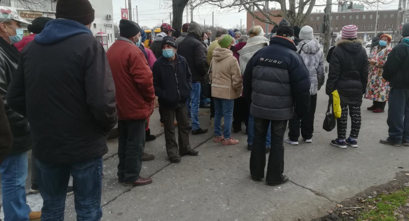 Szegények karácsonya - ünnepi ételosztás "kéretlenül" Debrecenben