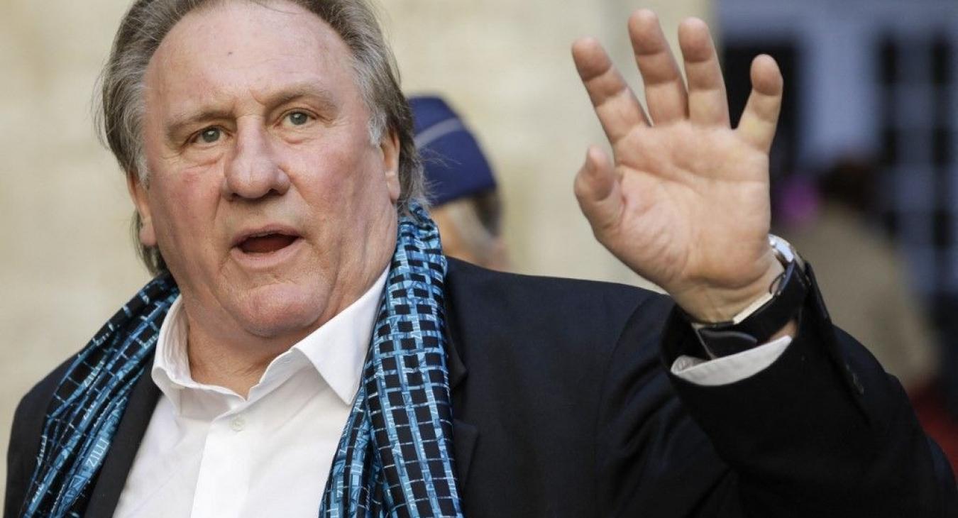 Hírességek sora, köztük az egykori francia first lady áll ki a szexuális zaklatással vádolt Gérard Depardieu mellett