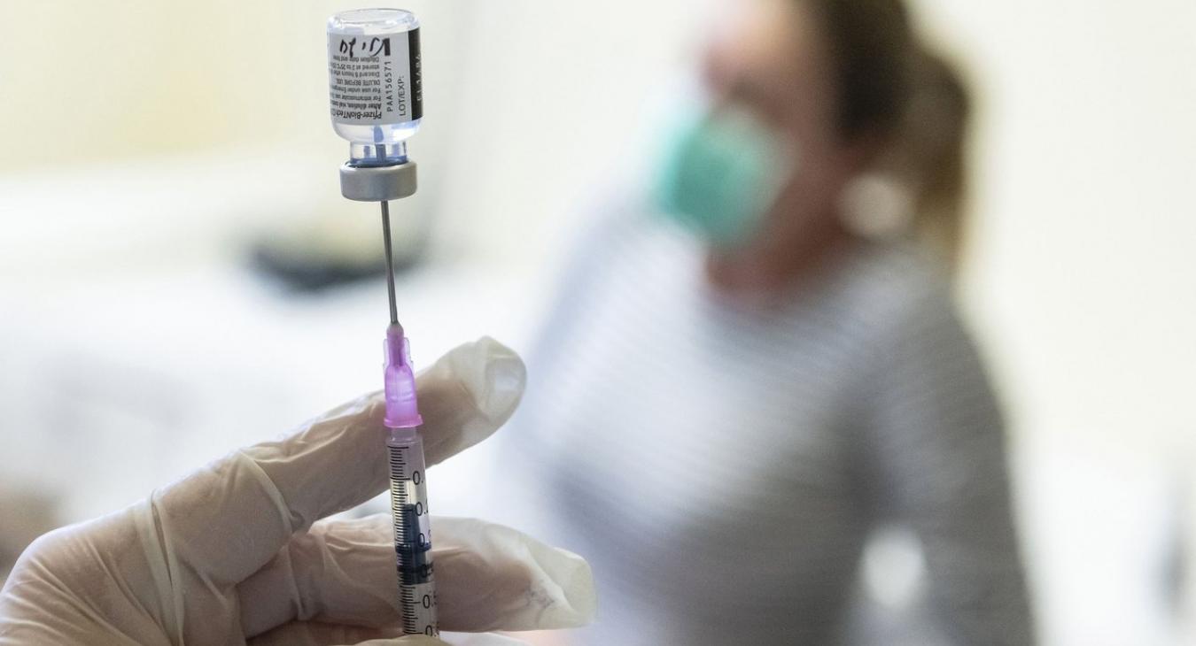 Mivel kell szembenéznie annak, aki régen oltatta magát?