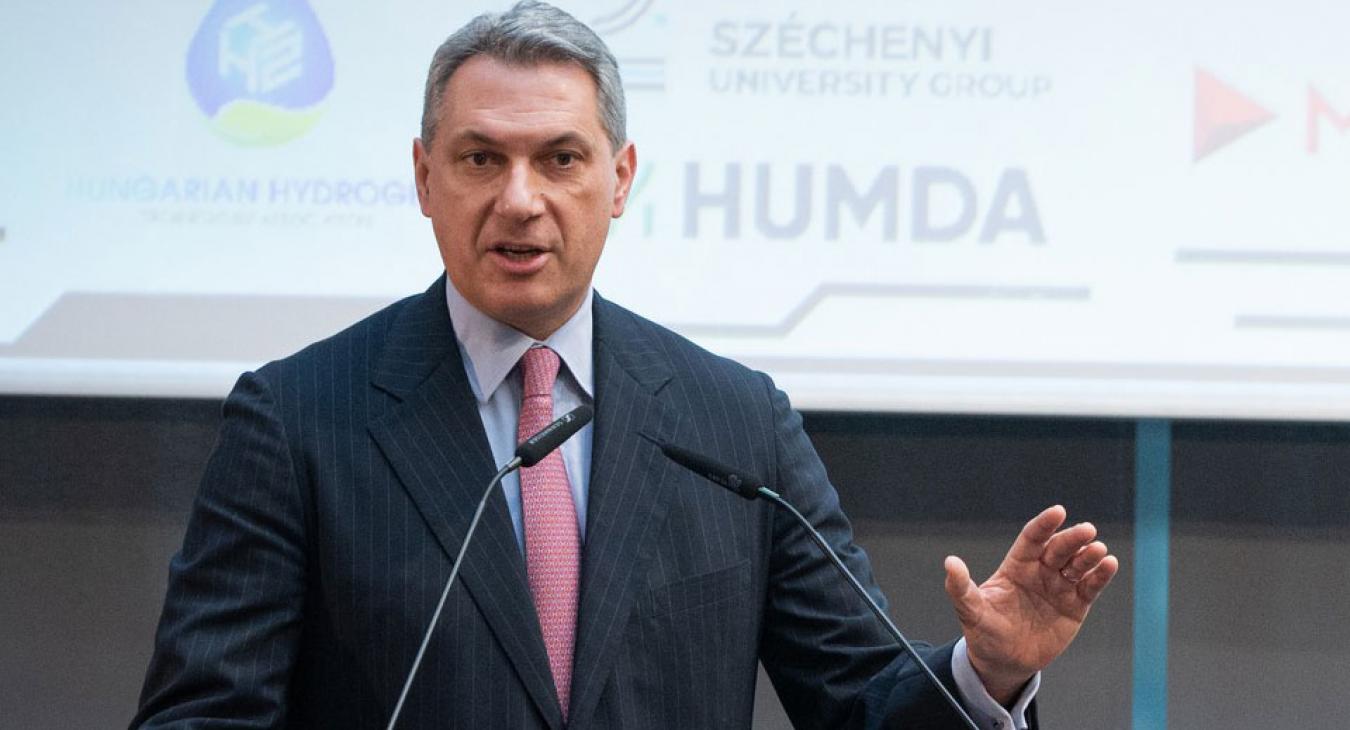 Lázár János: új tarifarendszer Budapesten és agglomerációjában 