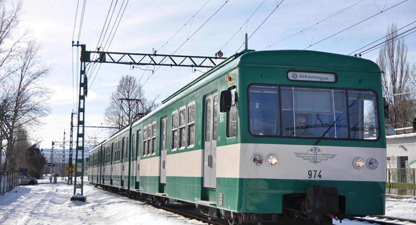 A nyolc éve államosított kötöttpályás közlekedés csődöt mondott, lerohadtak a szerelvények