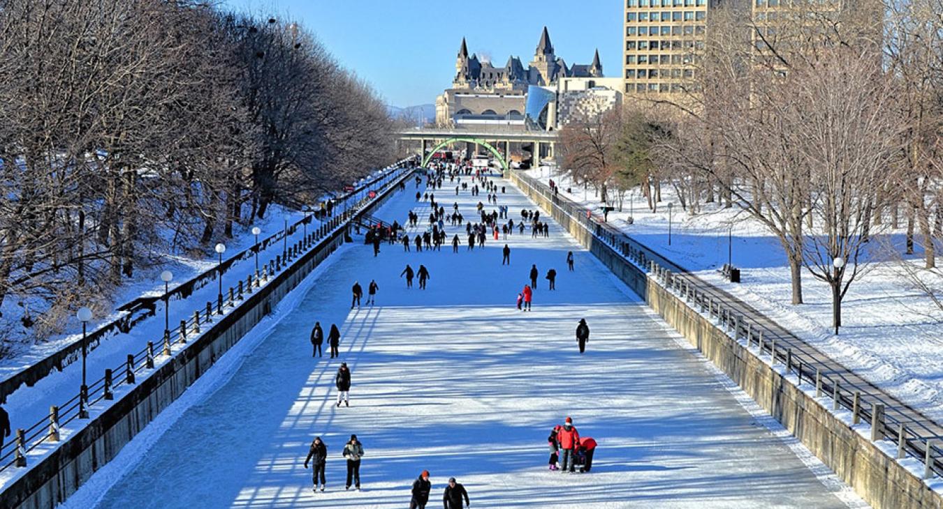 Újranyitják a világ legnagyobb természetes korcsolyapályáját - VIDEÓ