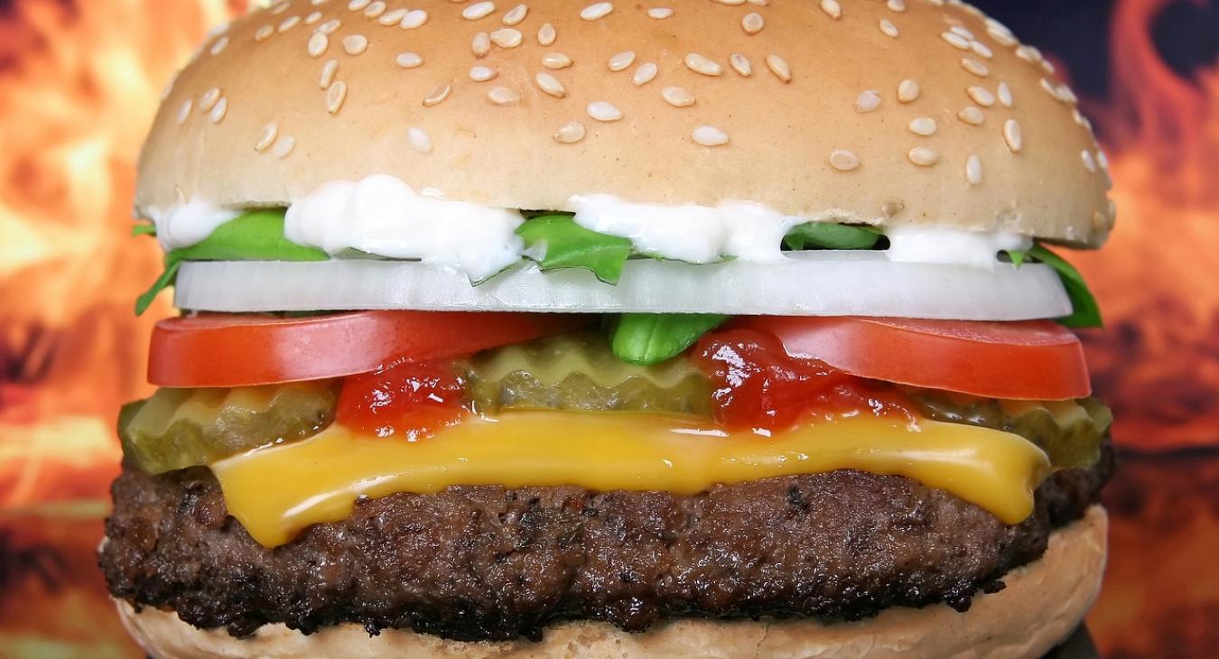 Megvizsgálták, mennyi műanyag van a mekis, a burger kinges és a többi gyorskajában, íme a lista