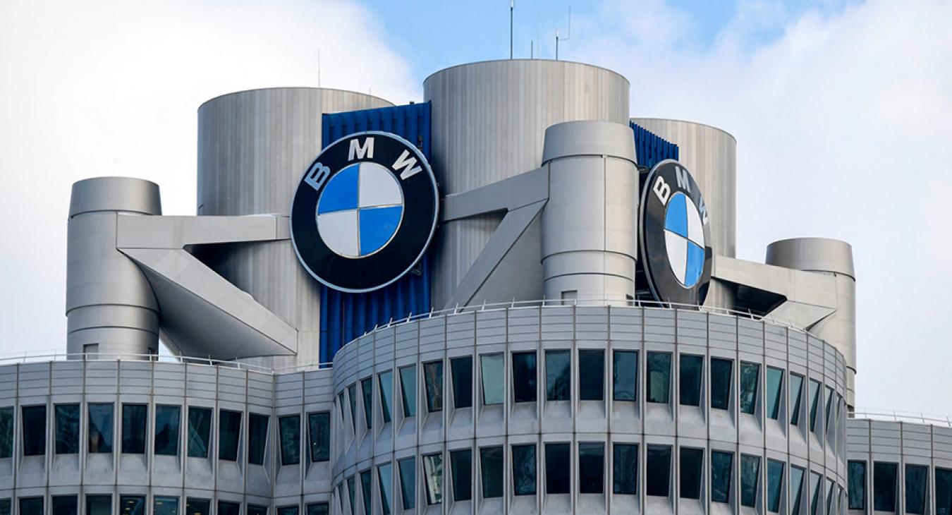 BMW: óriási hiba az új benzines és dízel autók forgalomba helyezésének tilalma