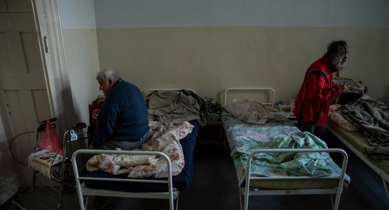 Nem az idősek ellátásának a javítása, a közöny kerül sokba, az állami fülek viszont süketek