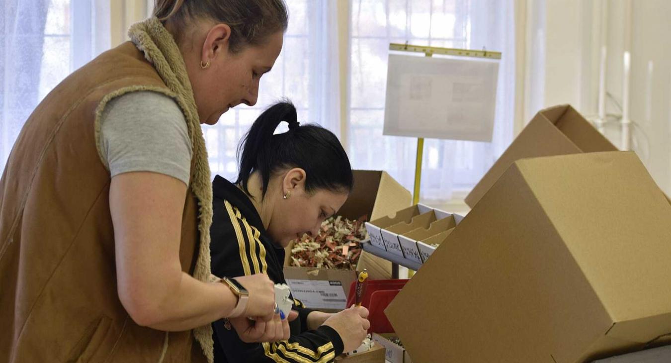 Az állami magára hagyta, most egy magáncég alkalmazza a megváltozott munkaképességűeket Jánosházán