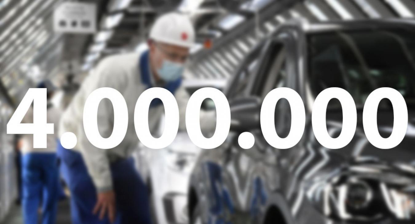 Legördült a gyártósorról a 4 milliomodik esztergomi Suzuki 