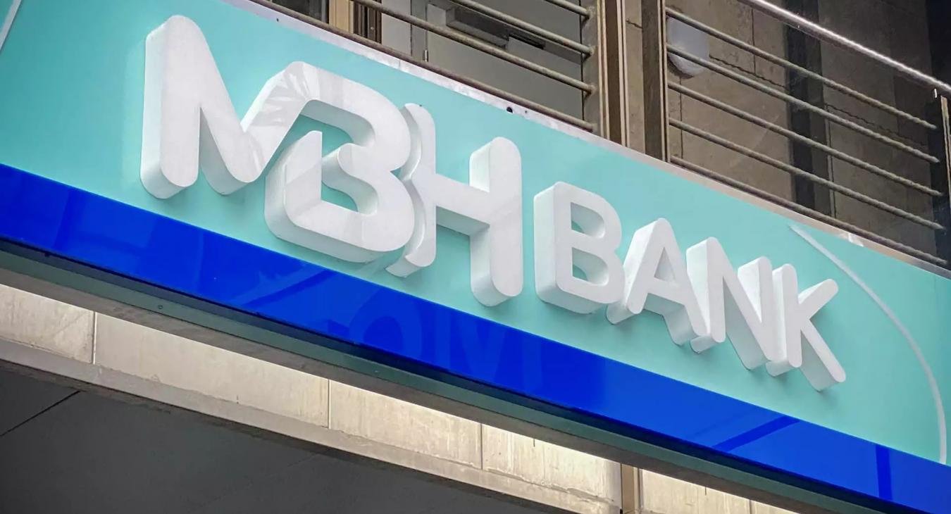 Rendkívüli közgyűlést hív össze Magyar Péter miatt az MBH Bank