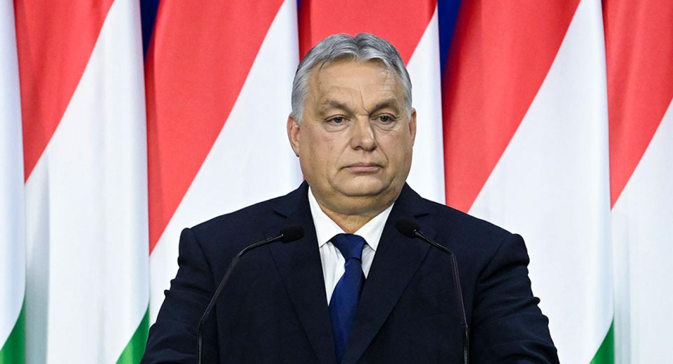 Orbán védekező tanácstalanságban van