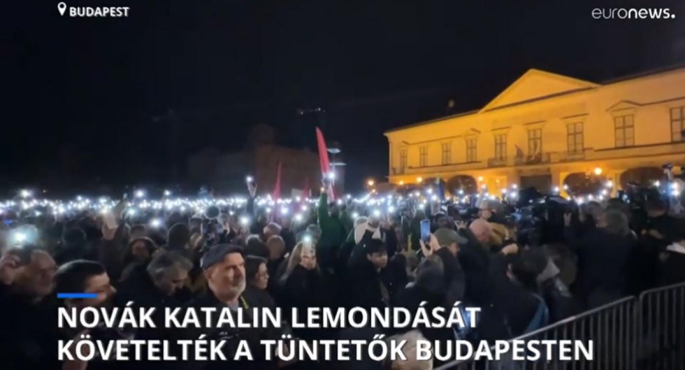 Ezrek követelték Novák Katalin köztársasági elnök lemondását a fővárosban