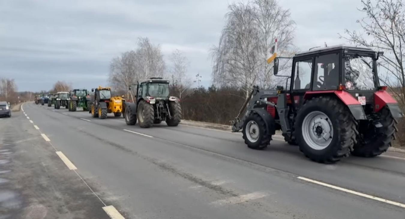 Nagy erőkkel megindultak a magyar gazdák a határ felé 