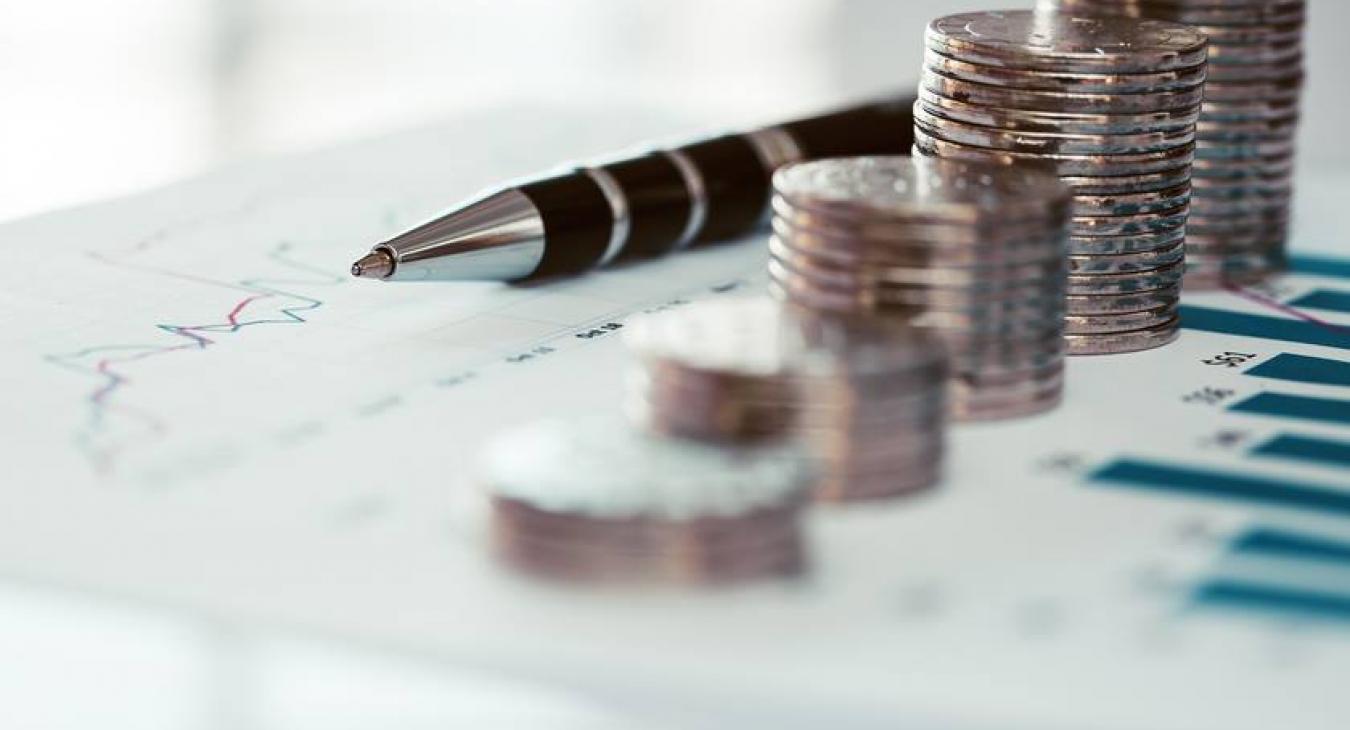 Április 1. egyszerre hat fontos változást is hoz a pénzügyekben