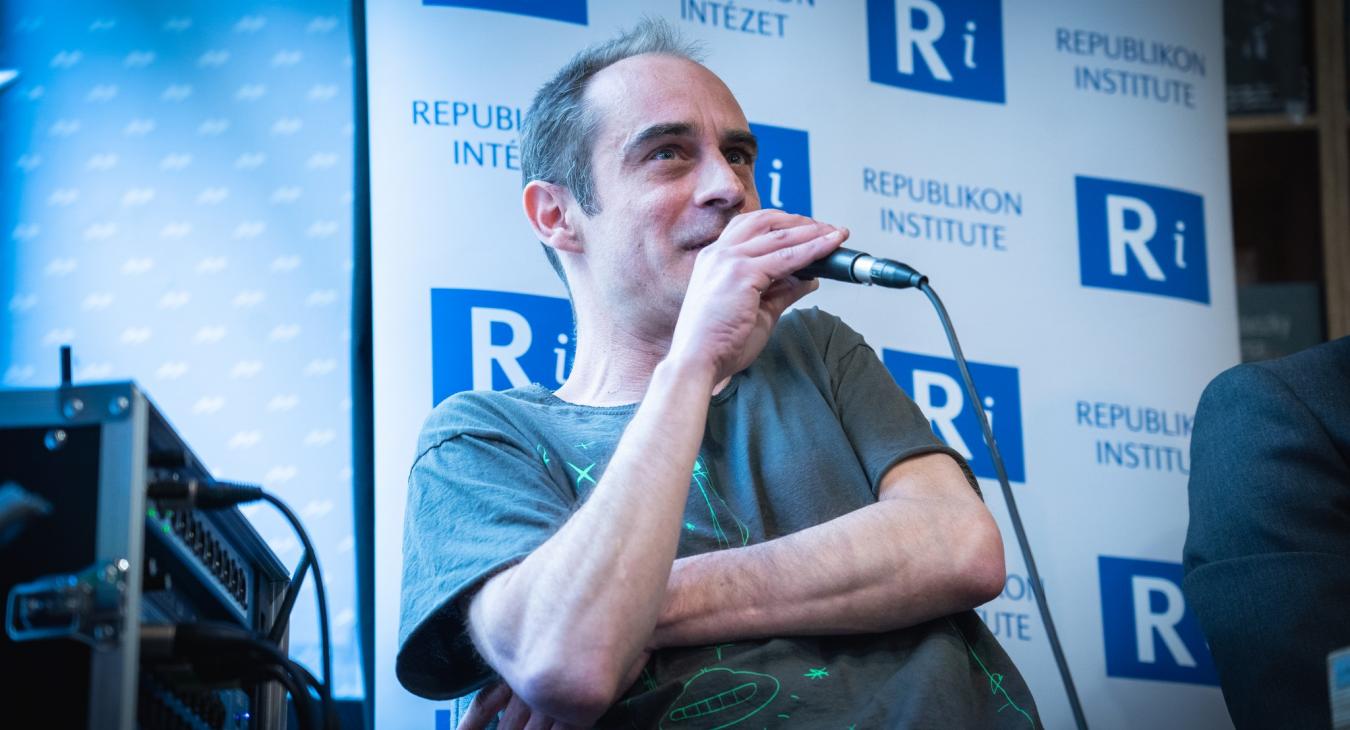 Balhé a Kutyapártban: belső feszültségek miatt távozik a két társelnök