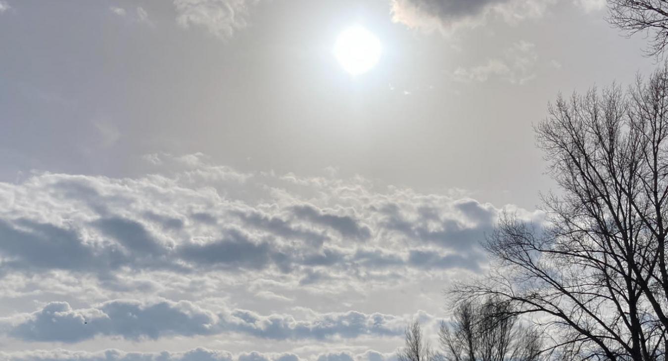 Megélénkül a szél, előbújik a nap
