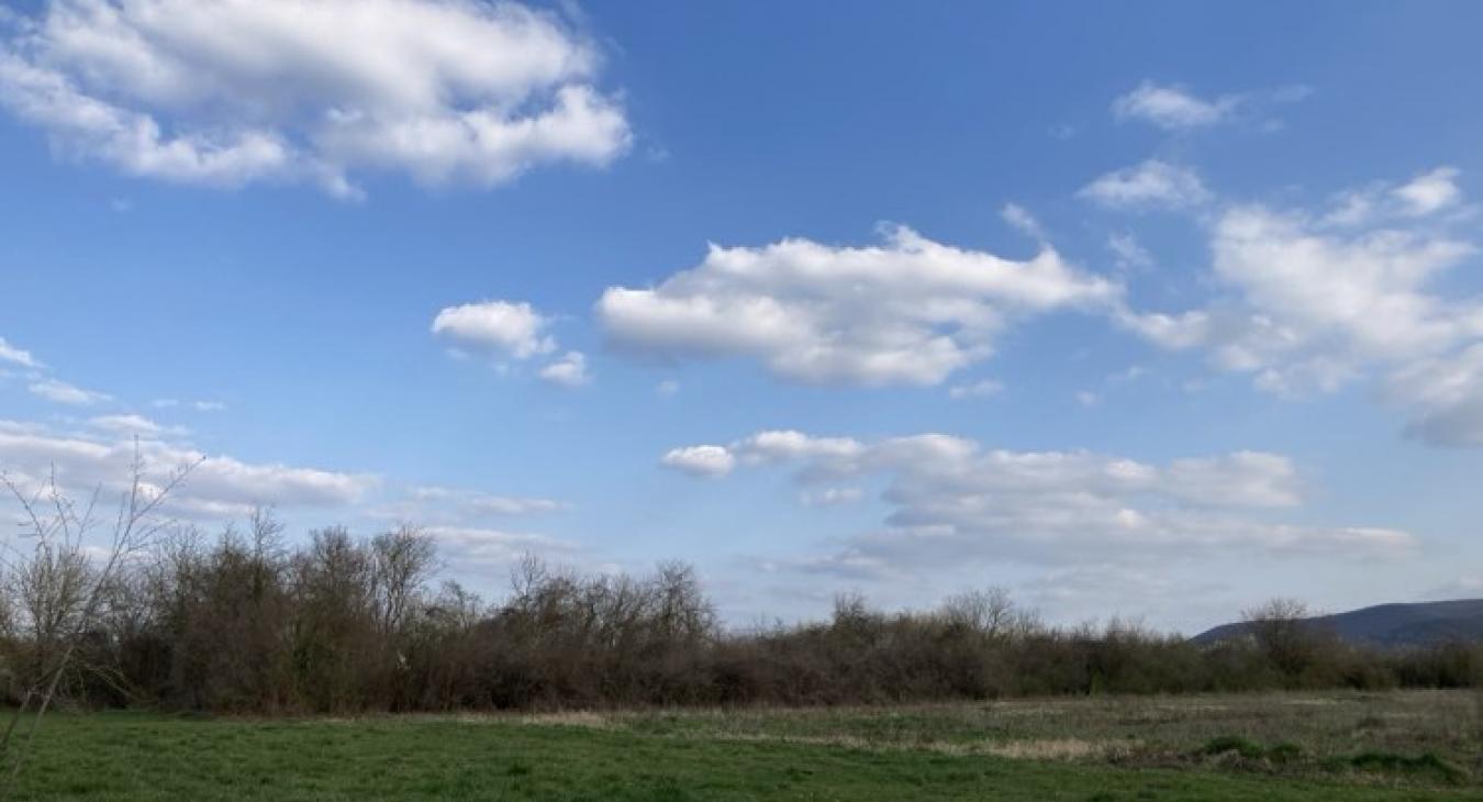 Feltámad a szél és kisüt a nap