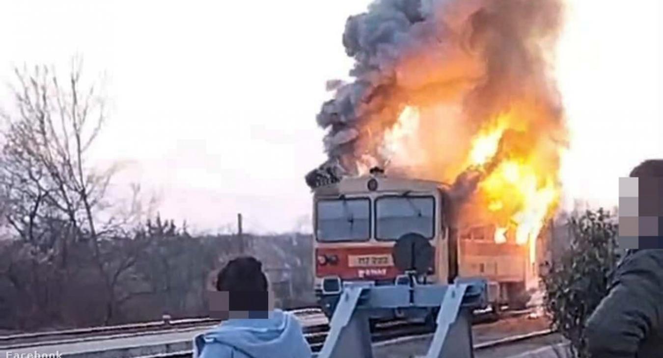 Teljesen elégett egy motorvonat Vámospércsen